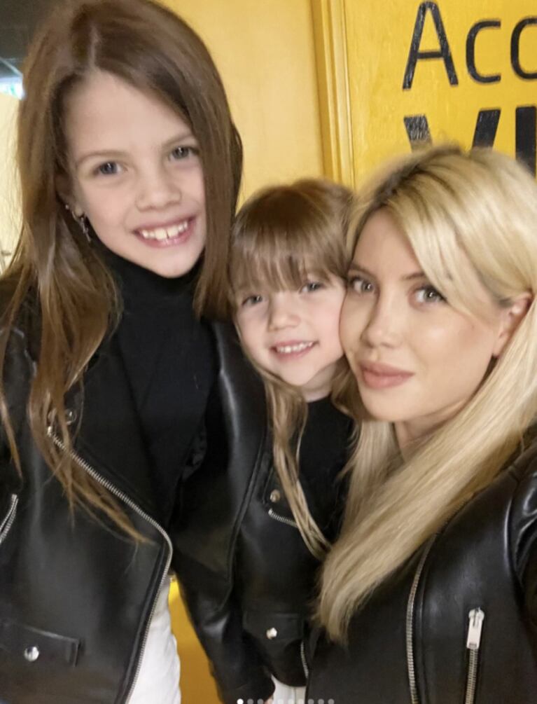 Wanda Nara y sus hijas disfrutaron del recital de Maluma Maluma en París: "Mis pequeñas mejores amigas para siempre"