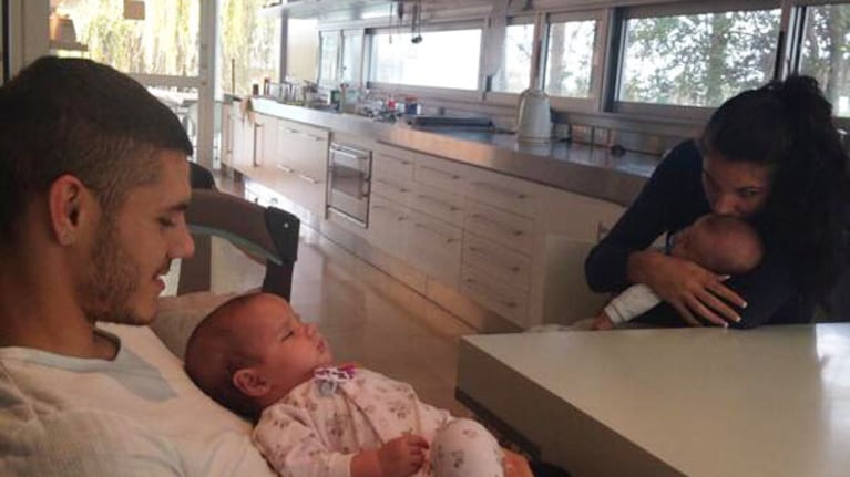 Wanda publicó una imagen de Mauro con uno de sus hermanitos (Foto: Twitter).