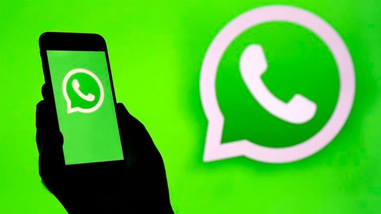 WhatsApp está desarrollando una función que posibilitará a los usuarios realizar consultas al asistente impulsado por Inteligencia Artificial (IA) Meta AI directamente desde la barra de búsqueda.




