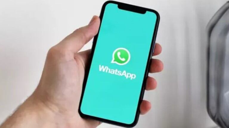 WhatsApp prueba a mostrar el código de 6 dígitos para iniciar sesión en otro móvil dentro de la app