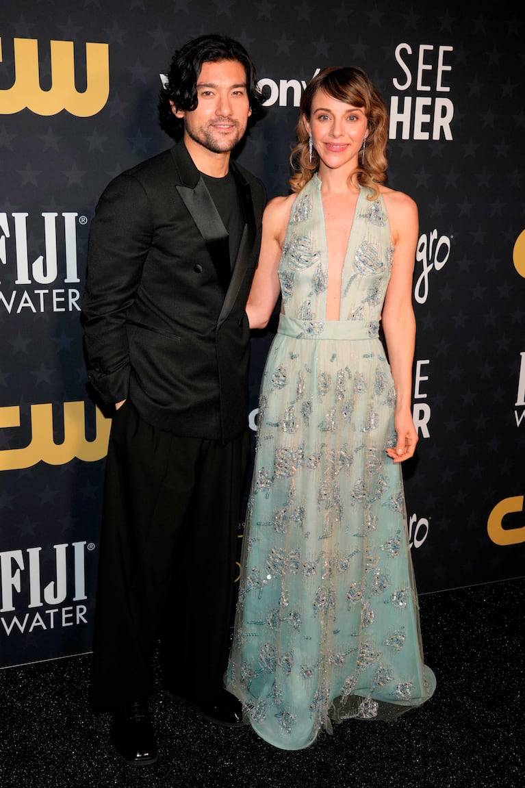 Will Sharpe y Sophia Di Martino en la alfombra roja de los Critics choice Awards 2024 (Fotos: Reter - AP- EFE - AFP)