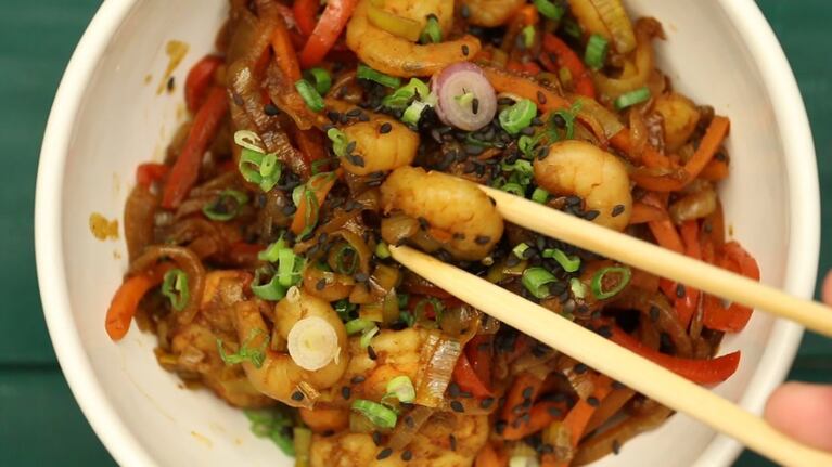 Wok de langostinos y camarones: la receta perfecta para los amantes del pescado