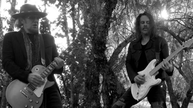 Ya está disponible el álbum Smith/Kotzen que reúne a dos íconos del rock