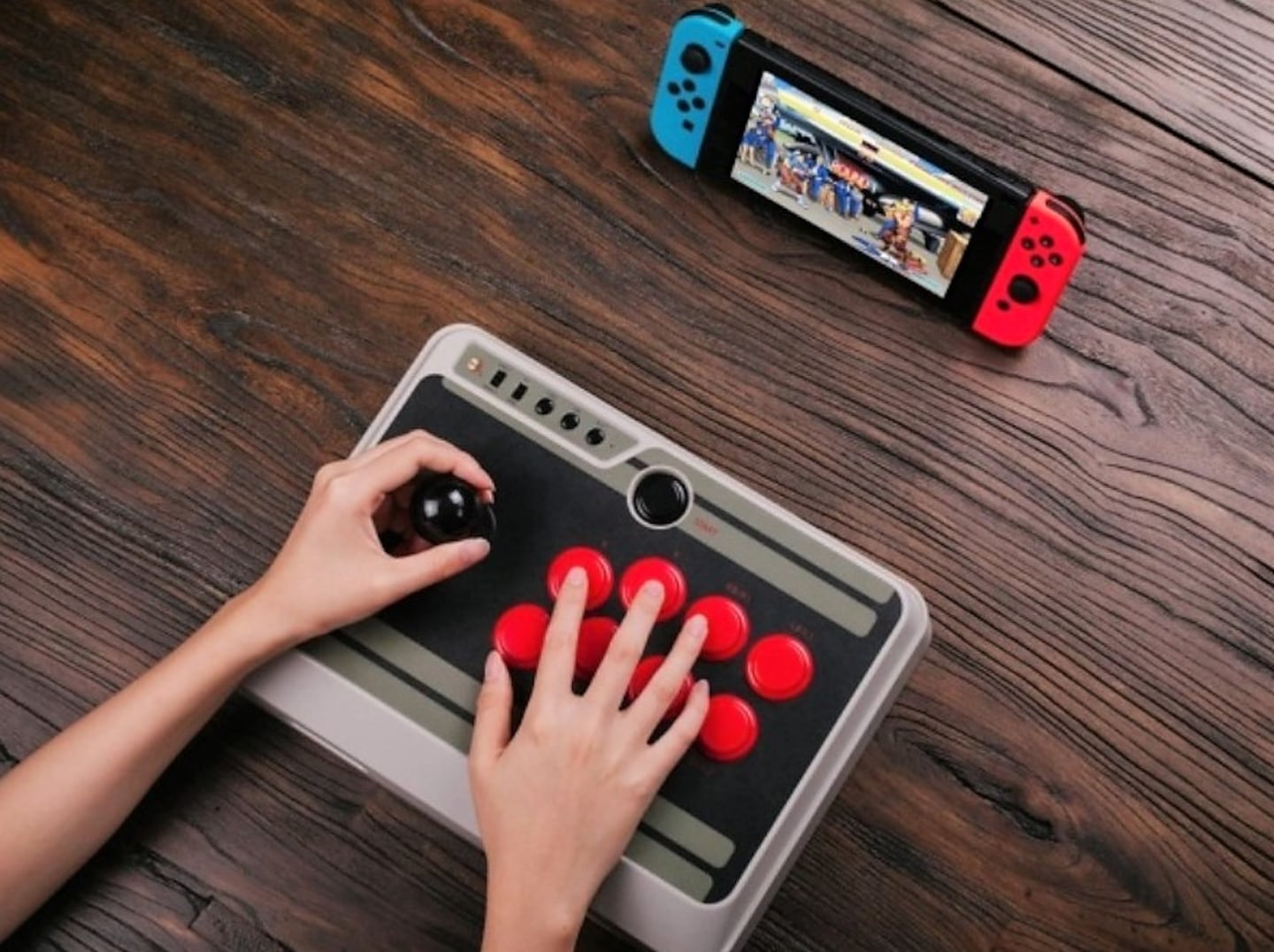 Ya salió a la venta el nuevo control retro de Nintendo Switch