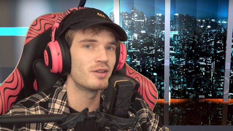 YouTube elimina un video del youtuber PewDiePie por violar las políticas de ciberacoso y seguridad infantil. Foto:DPA. 