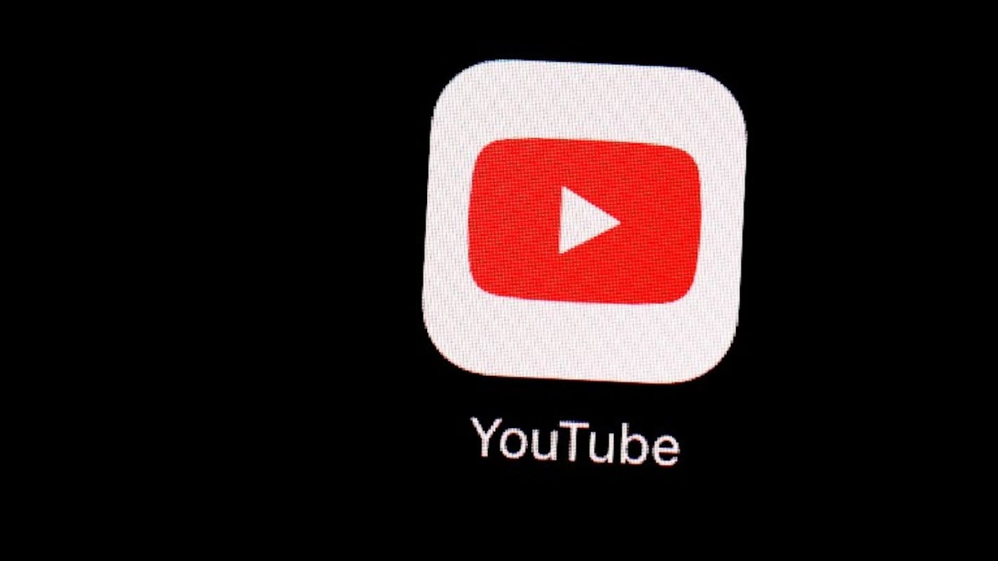 YouTube mostrará un recordatorio a los usuarios cuando vayan a publicar comentarios potencialmente ofensivos. Foto: AP.