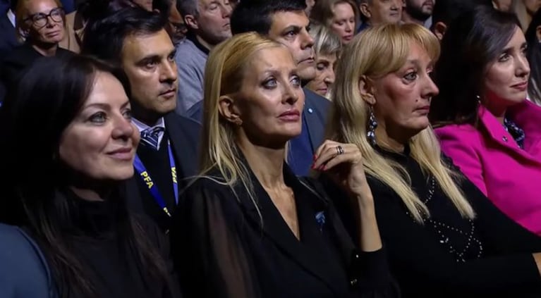 Yuyito sentada al lado de Sandra Pettovello, la ministra de Capital Humano.