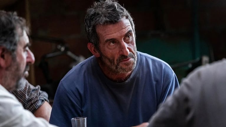 Zahera interpreta a Xan Anta, un vecino gallego hosco en As bestas.