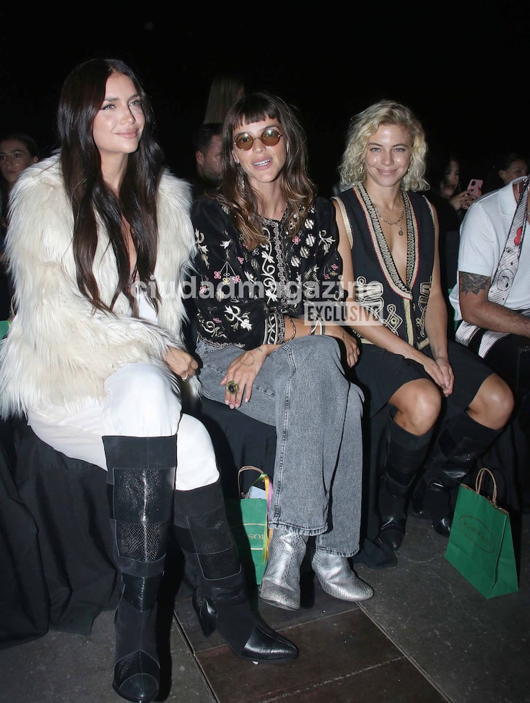 Zaira Nara, Calu Rivero y Justina Bustos en el desfile del Bafweek (Fotos: Movilpress).