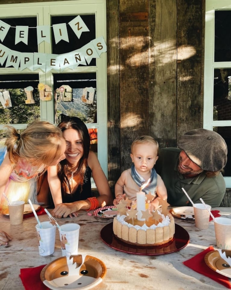 Zaira Nara celebró el primer año de su hijo Viggo, en San Martín de los Andes: "¡Te amamos con locura!"