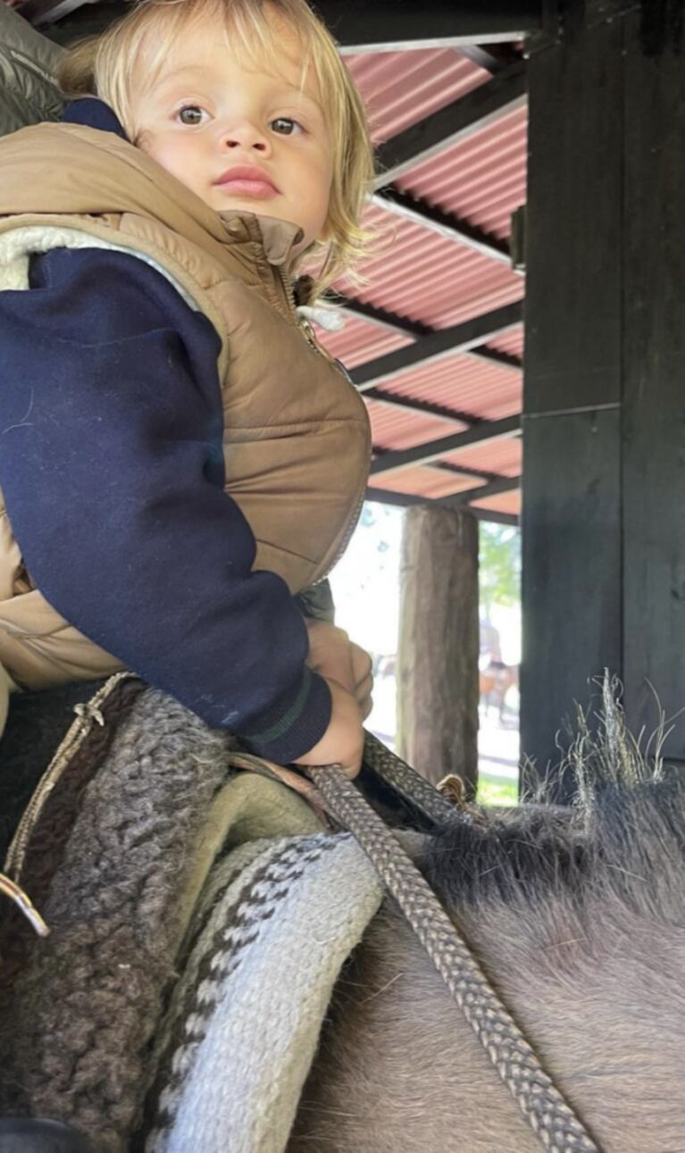 Zaira Nara compartió el álbum de su tarde campestre en familia recién llegada a Argentina