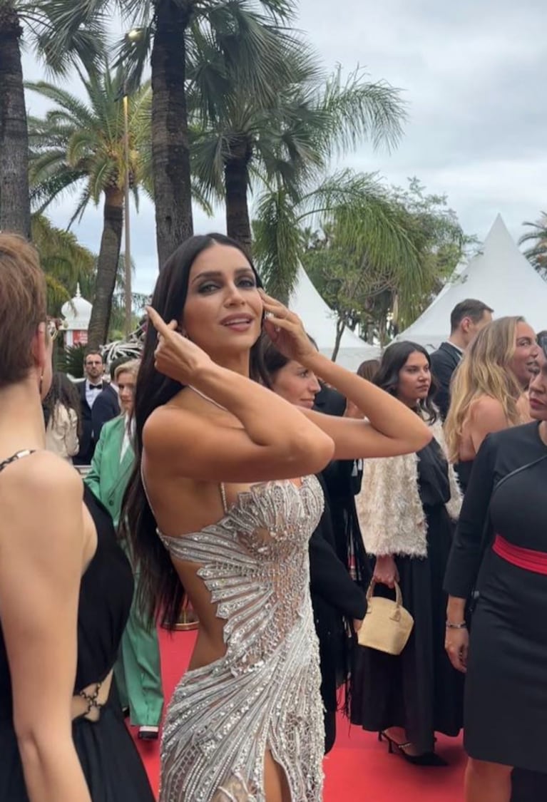 Zaira Nara deslumbró en Cannes con sus audaces looks y la acusan de haber tildado Instagram