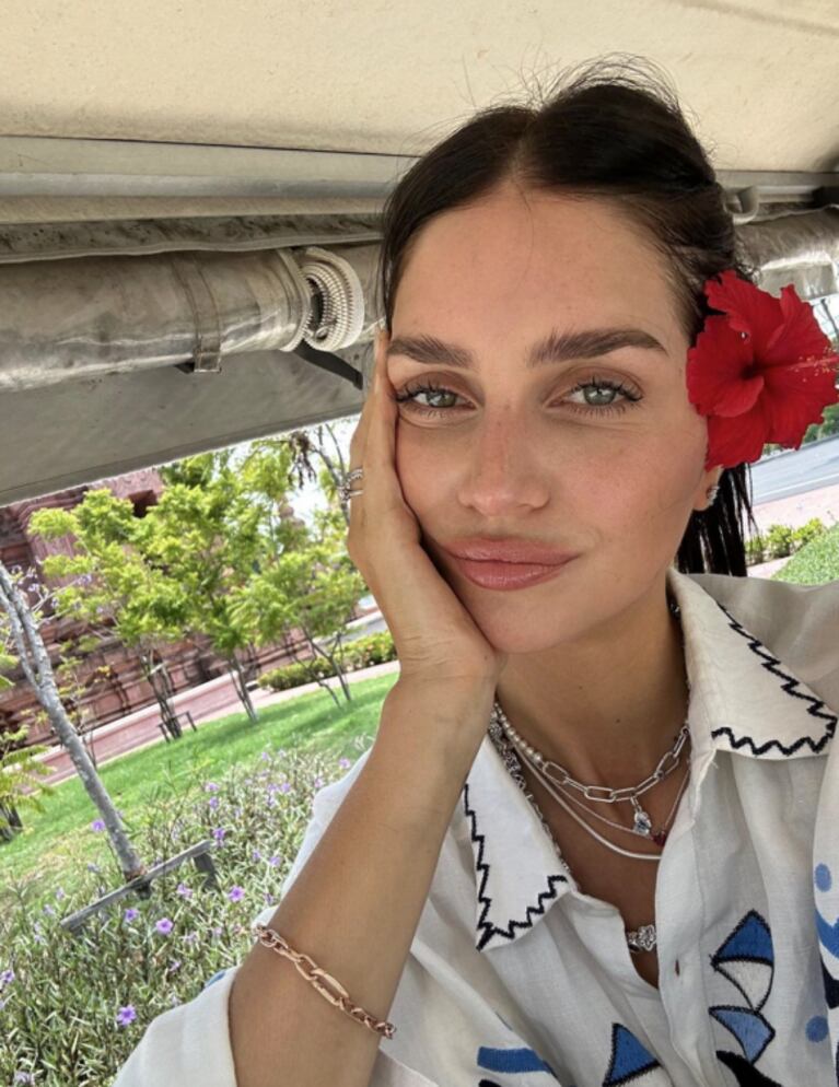 Zaira Nara eligió el estilo boho chic para pasear por Tailandia: las fotos de sus mejores looks