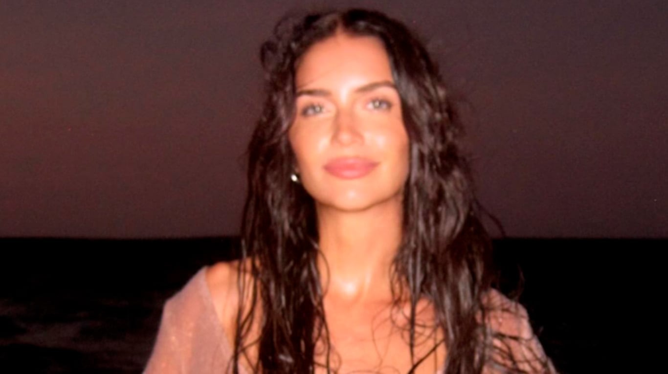 Zaira Nara se mostró muy sensual desde la playa. Foto: IG | zaira.nara