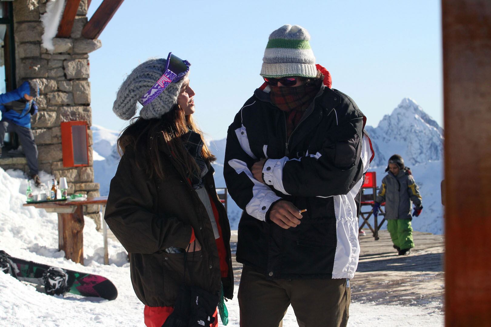 Zaira Nara y Jakob von Plessen, enamorados en el Cerro Catedral (Fotos: Prensa). 