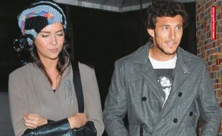 Zaira Nara y Pico Mónaco en la tapa de la revista Caras (Foto: Caras). 