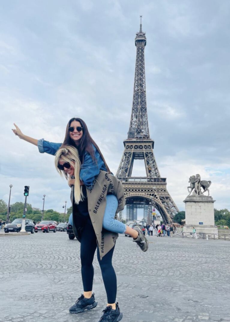Zaira y Wanda Nara se reencontraron en París: "Con mi otra mitad"