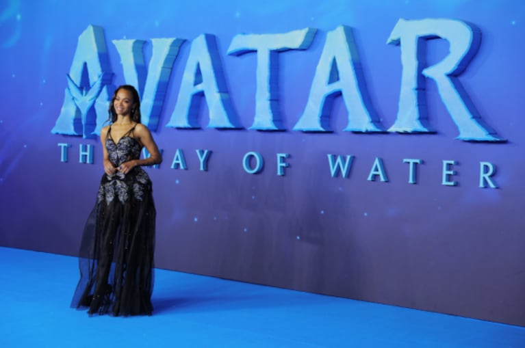 Zoe Saldaña, Sigourney Weaver, Kate Winslet y más estrellas en la premiere global de Avatar: El camino del agua