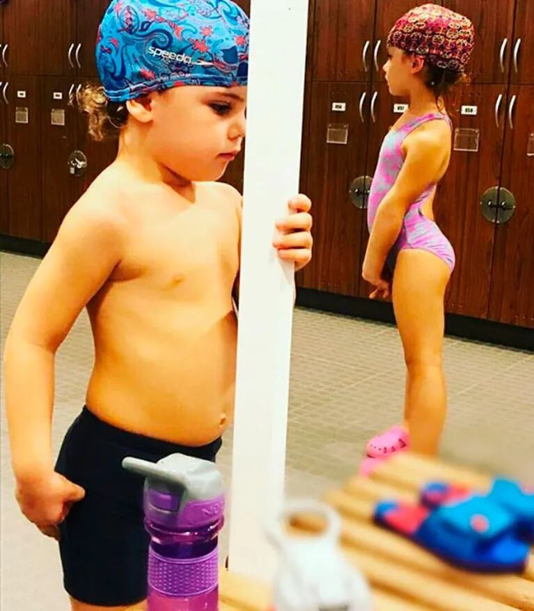 Los looks acuáticos de los hijos de Sabrina Rojas y Luciano Castro: "Les encanta nadar"