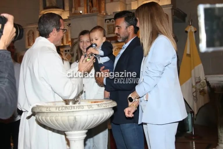Las fotos del bautismo de Luca, el hijo de Fabián Cubero y Mica Viciconte