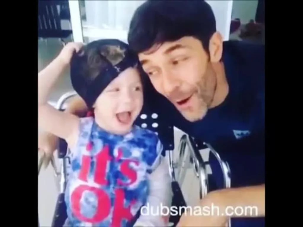 El tierno video de Mariano Martínez cantando con su hijo Milo