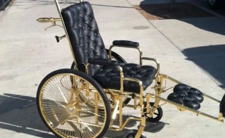 Lady Gaga se compró una silla de ruedas de oro. (Foto: Web)