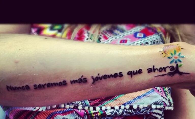 El nuevo tatuaje de Soledad Fandiño. (Foto: Twitter @Calle13Oficial)