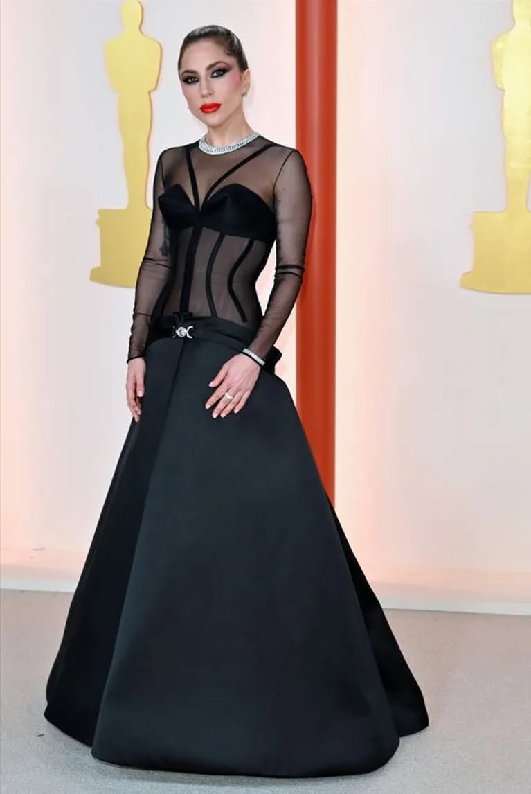 Lady Gaga presentó en los Premios Oscar 2023 Hold My Hand, de Top Gun: "Todos podemos ser nuestros propios héroes"