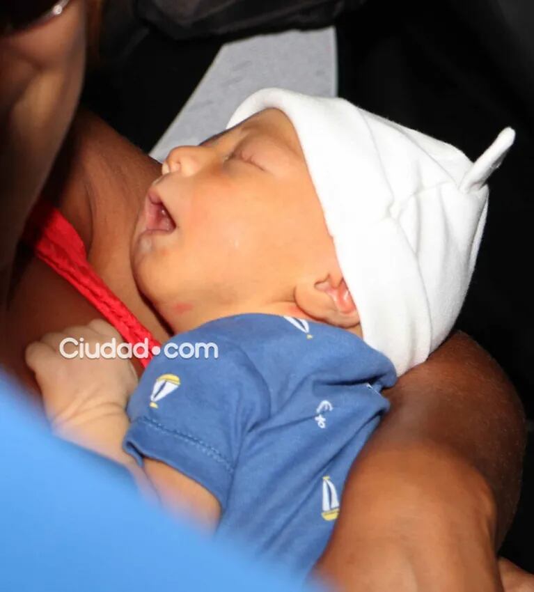Ximena Capristo y Gustavo Conti presentaron a Félix, tras recibir el alta: "Fue un parto largo, pero yo quería un parto natural. ¡Es un bebé muy deseado!"