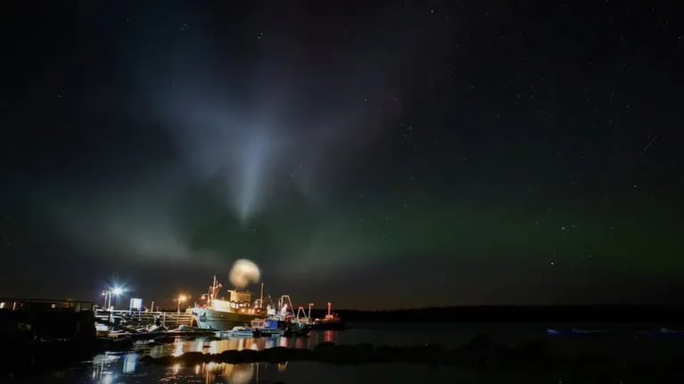 Un fotógrafo captura en vídeo un fenómeno curioso tras el lanzamiento de un cohete: el fenómeno medusa espacial