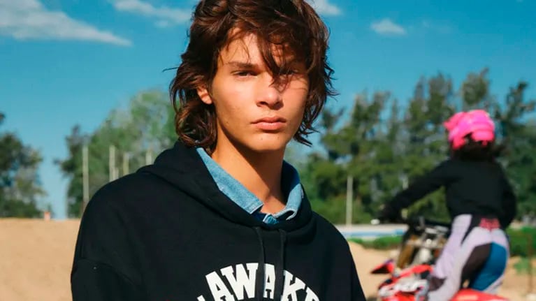 Milo Camisani, el hijo de Dolores Barreiro y Matias Camisani, debutó como modelo