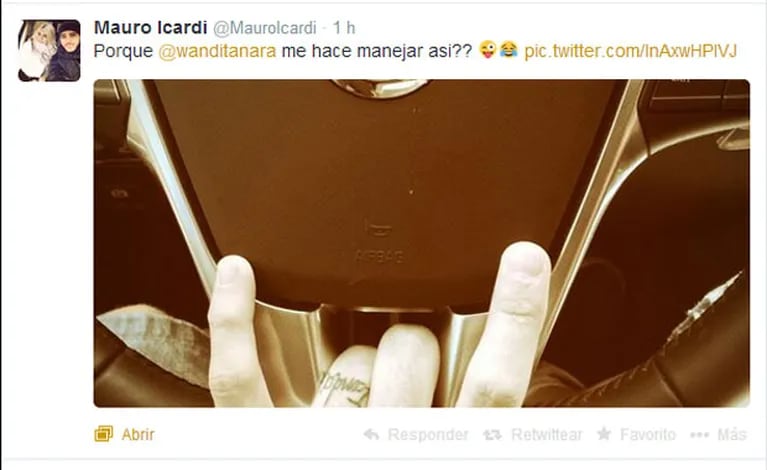 Mauro Icardi y un gesto polémico tras el partido frente a Maxi López (Fotos: Twitter y Web). 
