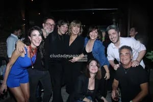 Andrea Rincón festejó su cumpleaños besándose con Gastón Pauls: las fotos