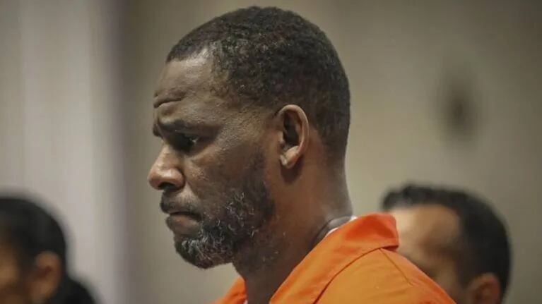 Condenaron a 30 años de cárcel al cantante R. Kelly por abusos sexuales organizados a menores