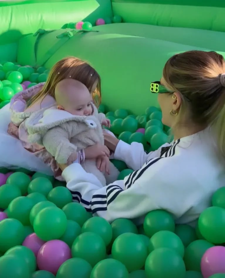 Cande Ruggeri compartió un tierno video de su beba Vita jugando por primera vez en un pelotero: "Me re divertí"