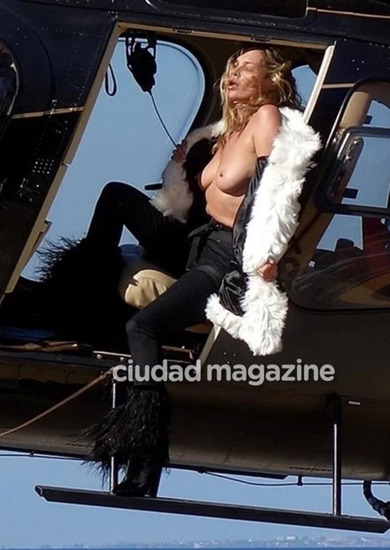 ¡Topless de alto vuelo! Kate Moss, semidesnuda en un helicóptero sobre la costa amalfitana