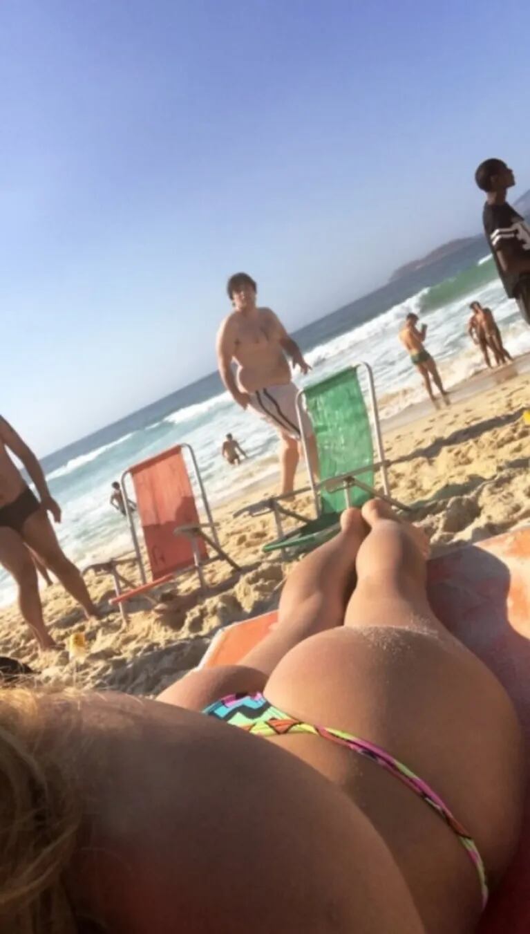 Las fotos súper sensuales de Charlotte Caniggia desde sus vacaciones en Brasil, a días de separarse de Lhoan