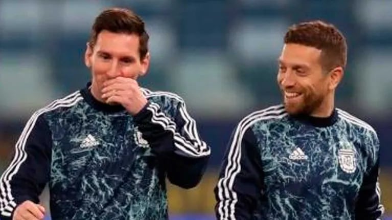 Leo Messi y Papu Gómez  (Foto: TyC)