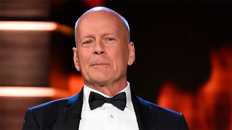 Bruce Willis se retira porque sufre daños cerebrales: qué es la afasia, el trastorno que le detectaron