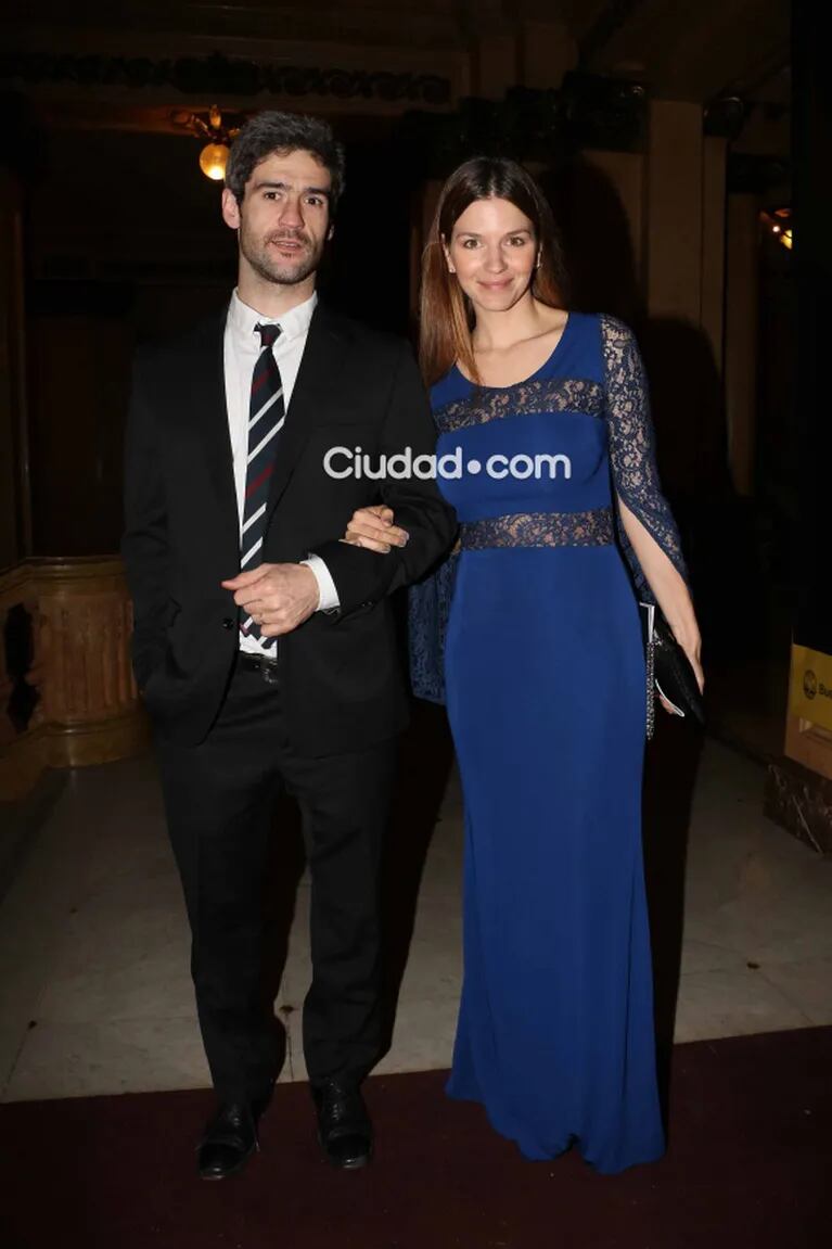 Noche de música y parejas top en la Gala Azul del Teatro Colón: mira las fotos de los famosos