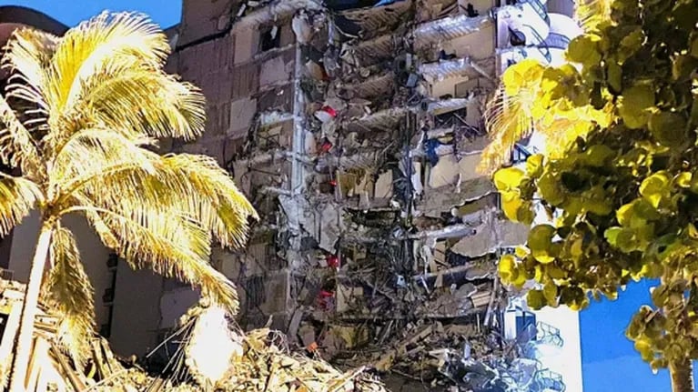 El impresionante video del momento en que se derrumbó el edificio de Miami donde estaban Nicolás Vázquez y Gimena Accardi
