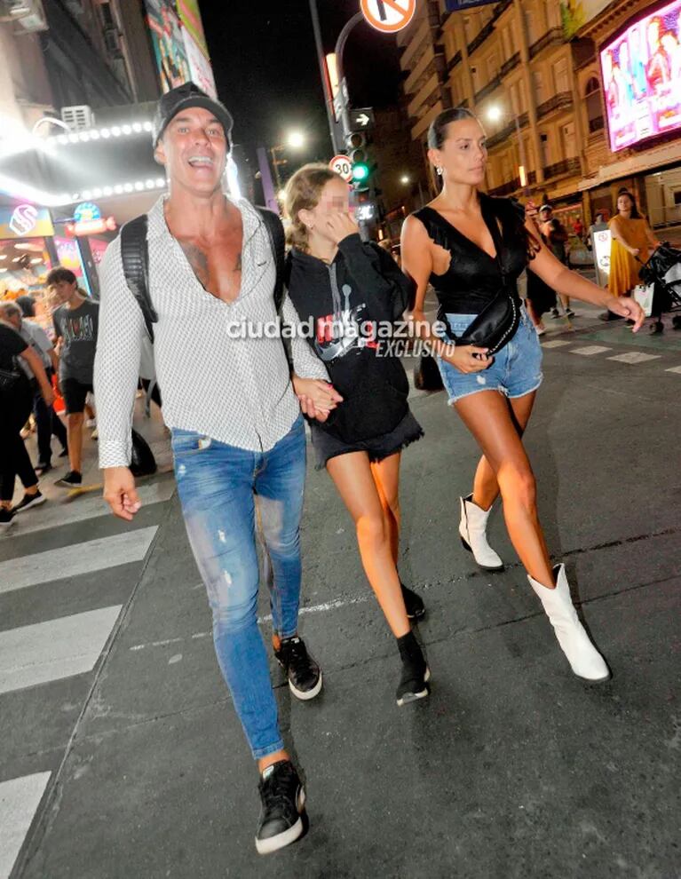 La primera salida oficial de Mariano Martínez y su novia: al teatro con Olivia, su hija mayor