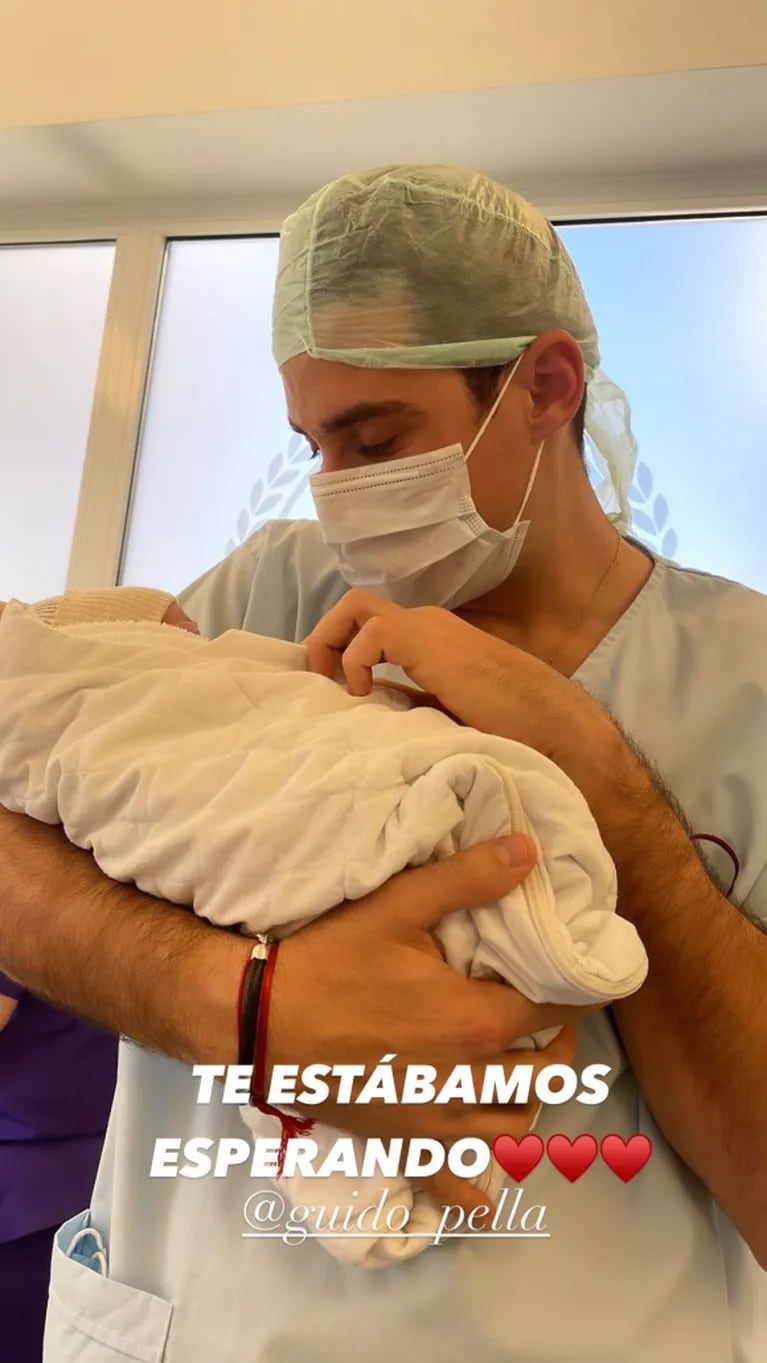 Stephanie Demner dio a luz a Arianna, su hija con Guido Pella, y compartió la primera foto de la beba